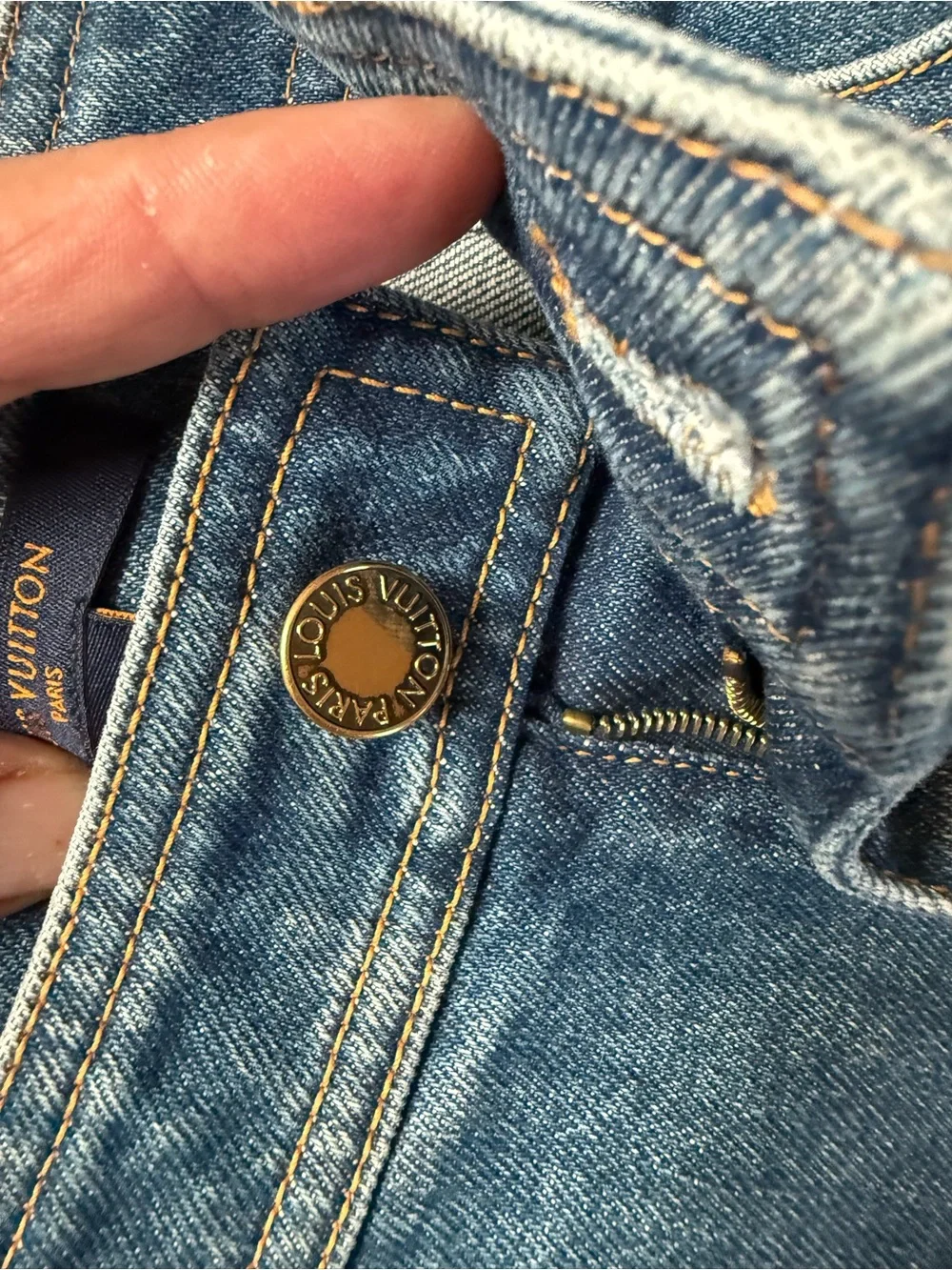 Louis Vuitton Lady Mid-Blue SKinny Denim Jeans 26” waist